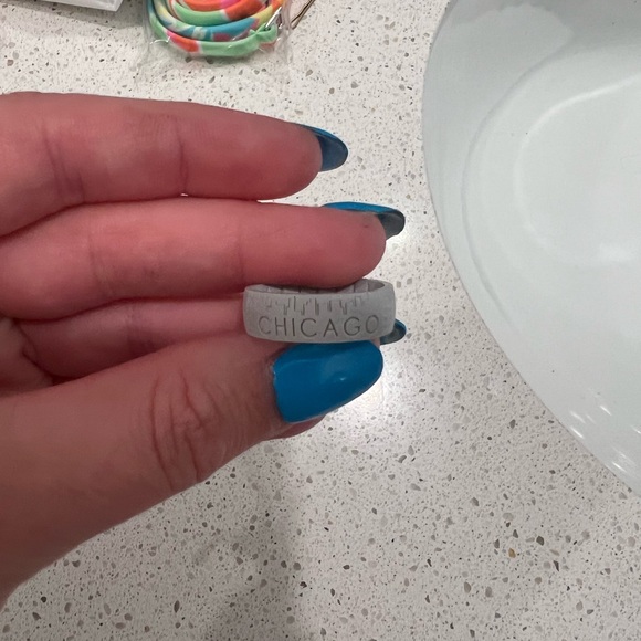 Enso Rings Chicago Skyline - Picture 2 of 2